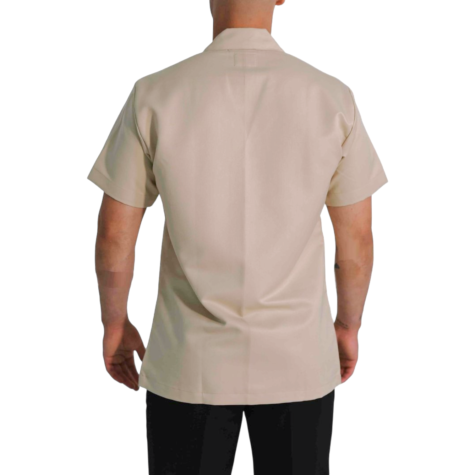 Camisa de manga corta para hombre — cuello en V y tapeta oculta